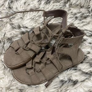 old navy sandals! size 6!